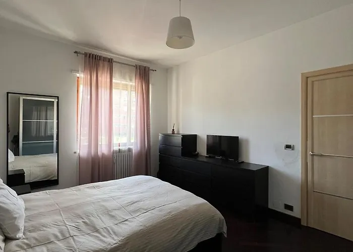 Delightful Within Walking Distance Of The Center