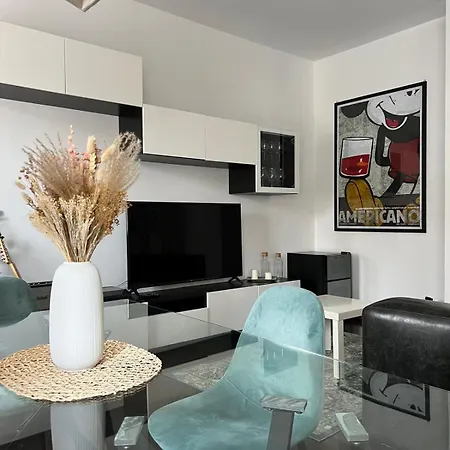 Delightful Within Walking Distance Of The Center *