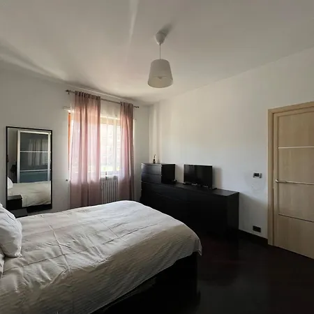 Delightful Within Walking Distance Of The Center
